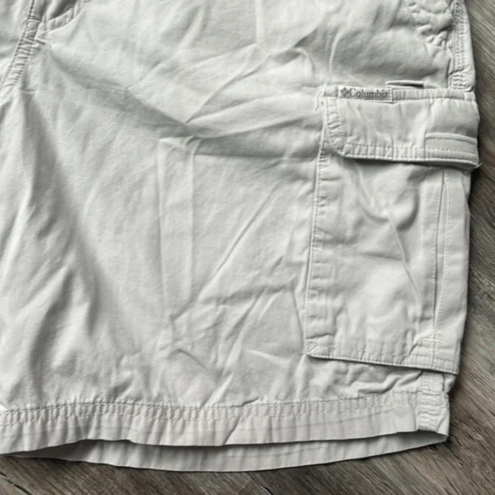Columbia shorts men’s utilities size 36 tan